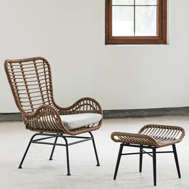 Luxury-inspired Balcony Furniture Set: Three-Piece Rattan Lounge Chair & Coffee Table Creative Outdoor Garden Set with Recliner